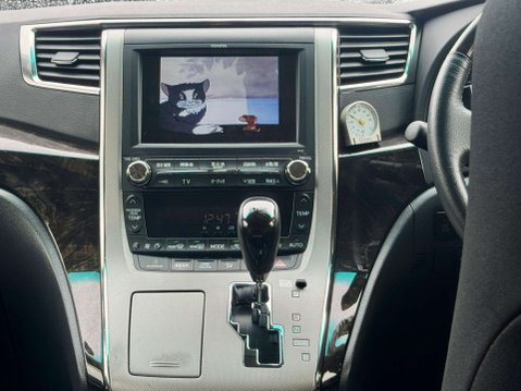 Toyota Alphard 2.4 HYBRID 13