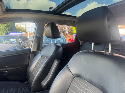 Kia Venga 1.6 3 Auto Euro 5 5dr (Sat Nav) 26