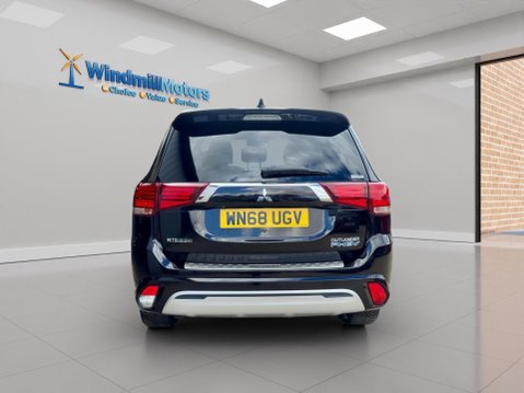 Mitsubishi Outlander 2.4h TwinMotor 13.8kWh 5h CVT 4WD Euro 6 (s/s) 5dr 10