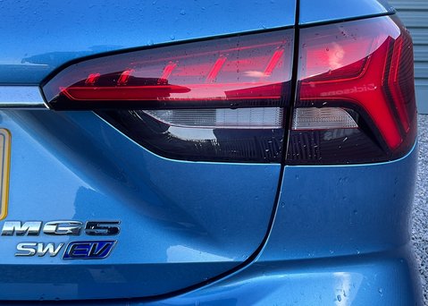 MG MG5 EV 61kWh TROPHY 10