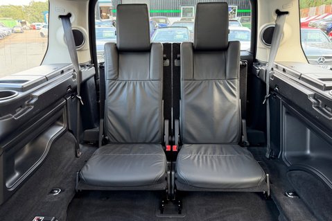 Land Rover Discovery SDV6 LANDMARK - ONE OWNER - 10 SERVICED INC CAMBELT 62