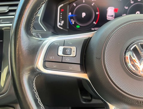 Volkswagen Tiguan 2.0 Tiguan R-Line Tech TDI Semi-Auto 5dr 22