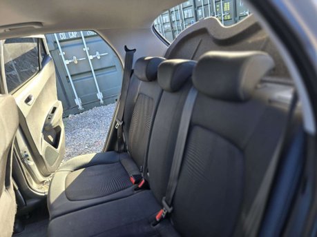 Hyundai i10 1.2 Premium SE Hatchback 5dr Petrol Auto Euro 6 (87 ps) 23