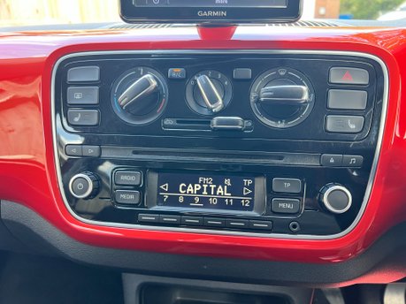 Volkswagen Up 1.0 GROOVE UP 5Dr 11