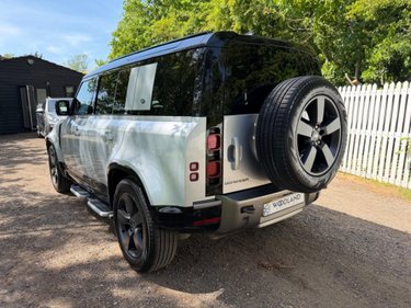 Land Rover Defender X-DYNAMIC S MHEV 4