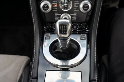 Aston Martin DBS V12 23
