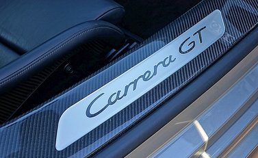 Porsche Carrera GT 17