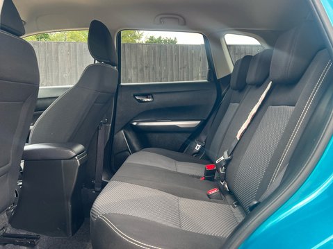 Suzuki Vitara SZ-T BOOSTERJET MHEV 9
