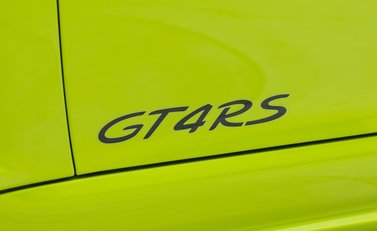 Porsche Cayman GT4 RS (718) 34