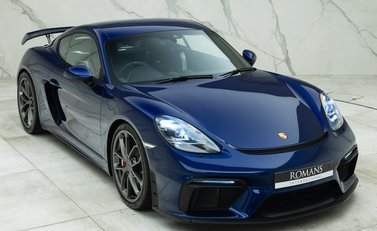 Porsche Cayman GT4 (718) 8