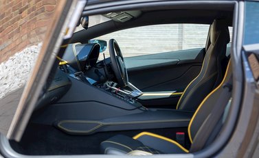 Lamborghini Aventador S LP740-4 18