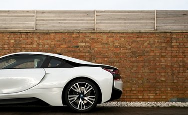 BMW I8 26