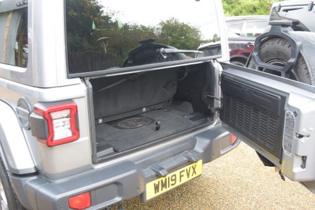 Jeep Wrangler Sahara Multijet II 33
