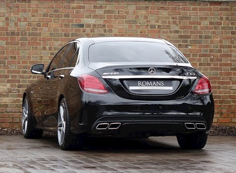 Mercedes-Benz C Class C63 Saloon 3
