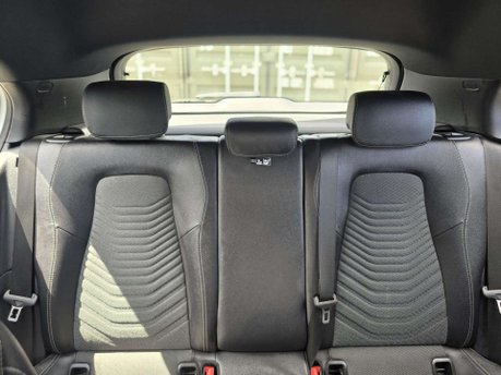 Mercedes-Benz A Class 1.5 A180d SE Hatchback 5dr Diesel 7G-DCT Euro 6 (s/s) (116 ps) 17