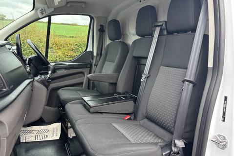 Ford Transit Custom 320 L1 Trend 130 ps Panel Van - Air Con / Twin Side Loading Doors 3