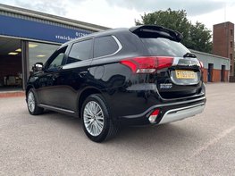 Mitsubishi Outlander 2.4 Outlander Dynamic PHEV CVT 4WD 5dr 88
