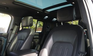 Land Rover Defender X-DYNAMIC HSE MHEV 3.0L Extended LR Warranty Tow Bar Pano Roof FLRSH  29