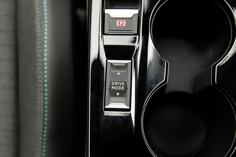 Peugeot 208 ALLURE PREMIUM 27