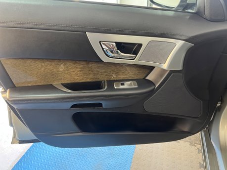 Jaguar XF D PREMIUM LUXURY 20