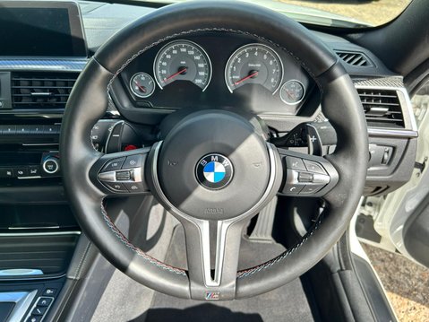 BMW 4 Series M4 COMPETITION 21