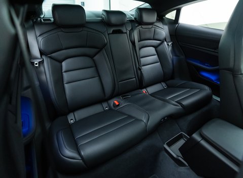 Porsche Taycan 4S 14