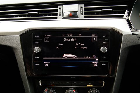 Volkswagen Passat SEL TSI EVO DSG 22