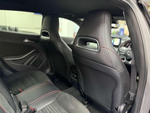 Mercedes-Benz GLA 1.6 GLA180 AMG Line Edition SUV 5dr Petrol 7G-DCT Euro 6 (s/s) (122 ps) 38