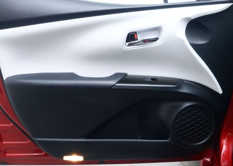 Toyota Prius 1.8 VVT 8.8kWh Business Edition Plus Hatchback 5dr Petrol Plug-in Hybrid CV 49