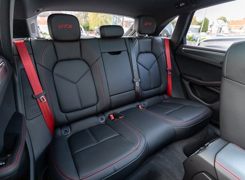 Porsche Macan GTS 15