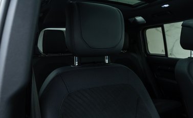 Land Rover Defender 110 V8 P525 15