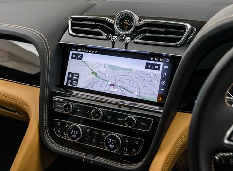 Bentley Bentayga V8 17