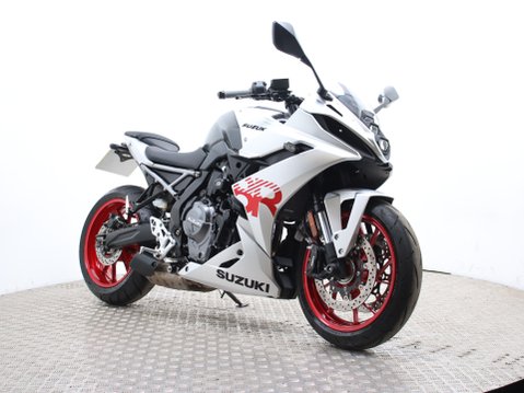 Suzuki GSX-8R GSX 800 FRQM4 GSX-8R 11