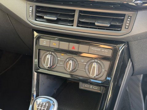 Volkswagen T-Cross BLACK EDITION TSI 22