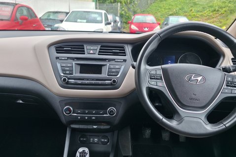 Hyundai i20 1.4 GDI PREMIUM LOOK! ONLY 26000 MILES! STUNNING CAR! 14