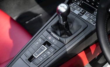 Porsche 911 (991.2) Targa 4 GTS 21