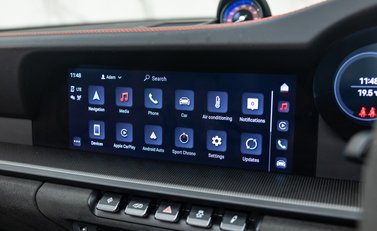 Porsche 911 Targa 4 GTS (992) 26