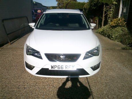 SEAT Leon ECOTSI FR TECHNOLOGY DSG ONLY 51,000 MILES FROM NEW 5