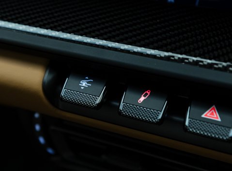 Porsche 911 GT3 TOURING (992) 21