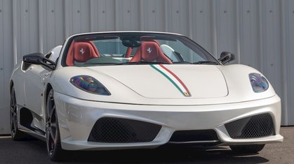 Ferrari F430 Spider used as taxi in Mexican PR stunt