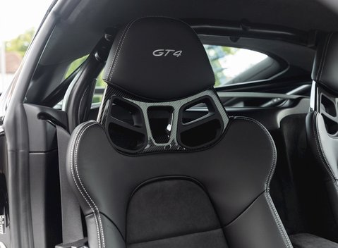 Porsche 718 Cayman GT4 13