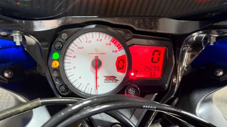 Suzuki GSX-R GSXR600 2008 K7 ONLY 14K NEW MOT 600CC SUPER SPORT 42