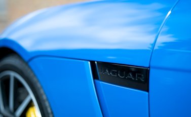 Jaguar F-Type SVR Convertible 23