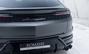 Lamborghini Urus SE 36