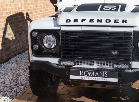 Land Rover Defender 90 Bowler Edition 20