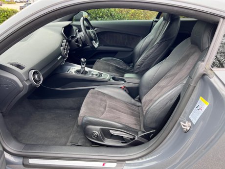 Audi TT 1.8 TFSI S line Euro 6 (s/s) 3dr 31