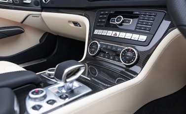 Mercedes-Benz SL Class SL63 AMG 27