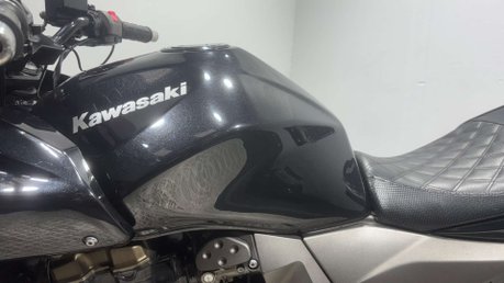 Kawasaki Z ZR750 2005 ONLY 20K NEW MOT SERVICED COMMUTER BIKE 750CC 30