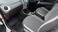 Toyota Aygo 1.0 VVT-i x-play Hatchback 5dr Petrol x-shift Euro 6 (71 ps) 35