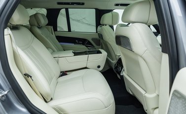 Land Rover Range Rover P400 AUTOBIOGRAPHY 19